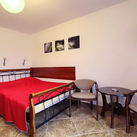 Kwatera prywatna Nord-west I Restauracja Tawerna Kubryk *