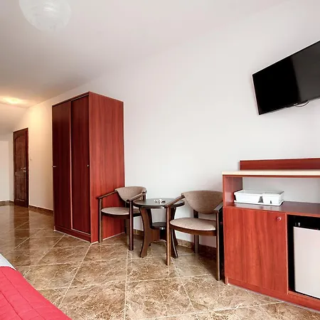 Ubytování v soukromí Nord-west I Restauracja Tawerna Kubryk Ustronie Morskie