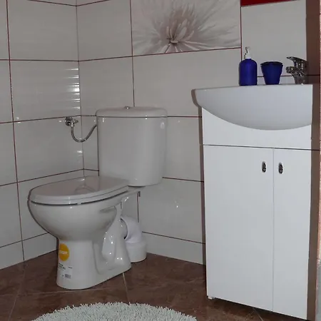 Nord-west-kubryk I Tawerna * 尤斯托尼莫斯基